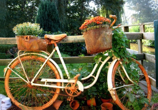 Ansichtskarte bicycle with flower basket Fahrrad mit vielen Blumen im Korb 